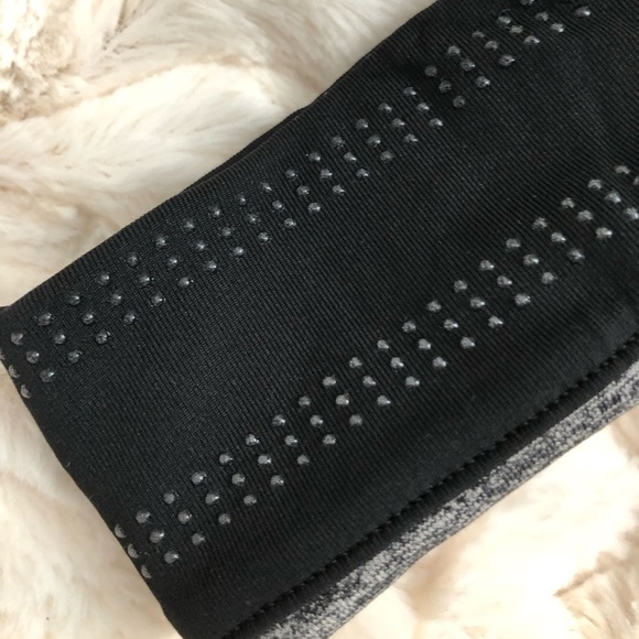 🍁 BUNDLE ONLY - 5/$15 - Victoria Secret Headband, Black & Grey, NWT - Picture 3 of 3